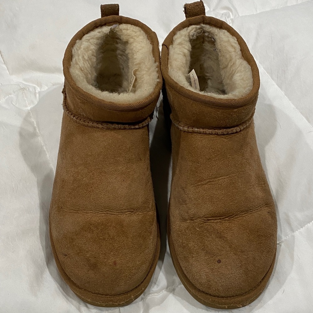 UGG Tan women’s Slippers